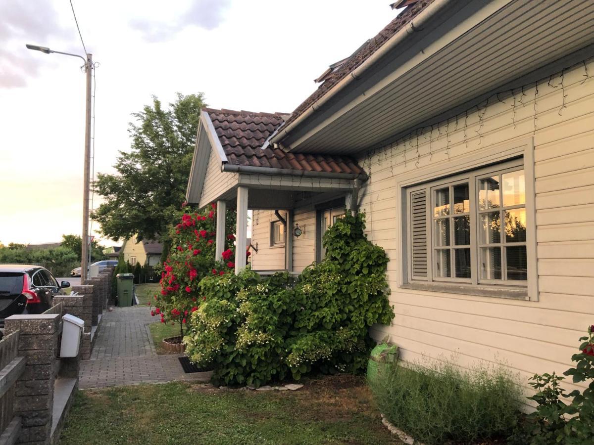 Manni Homestay Курессааре Екстер'єр фото