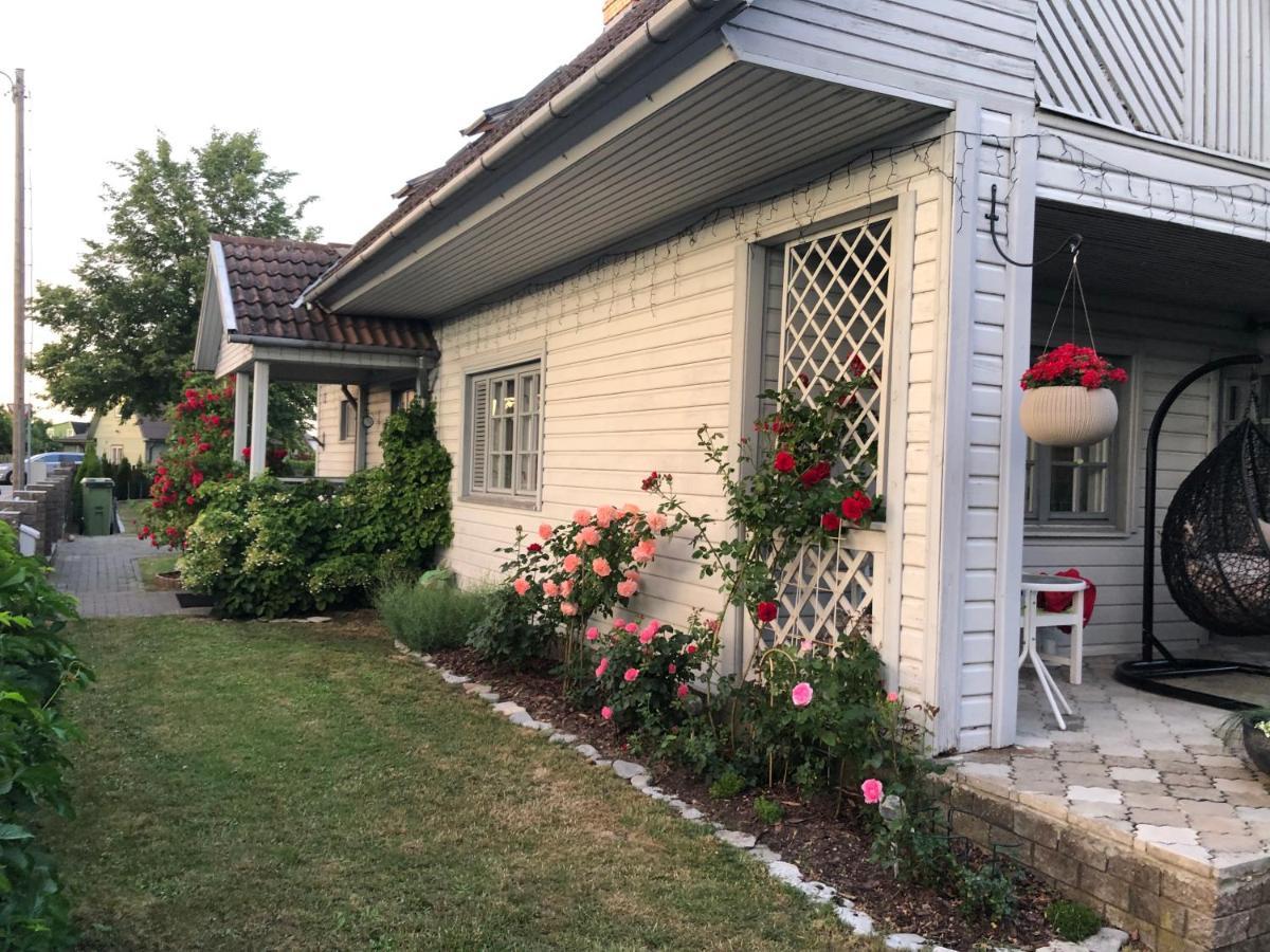 Manni Homestay Курессааре Екстер'єр фото